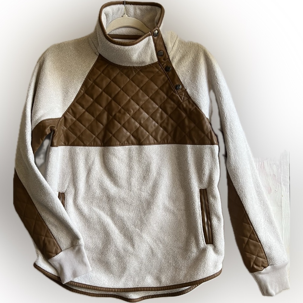 Abercrombie and Fitch Quilted Brown and White Pullover size small